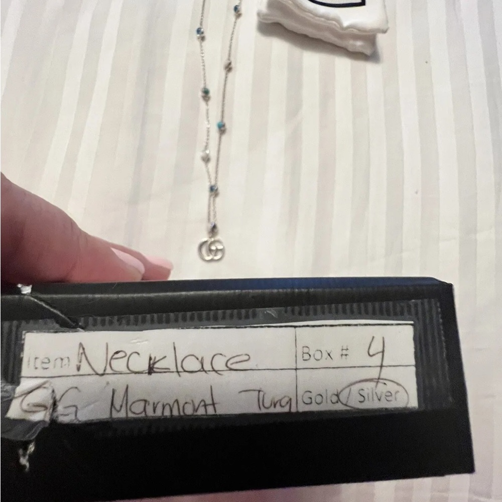 Necklace Gucci Marmont GG Pendant Ladies Silver 42cm Turquoise New with Box - Picture 3 of 3